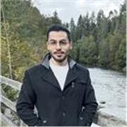 Computer science tutor helping students of all ages understand topics easily