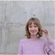 Soy una estudiante erasmus de Paris. Vivo en Huelva desde Septiembre. Tengo veinte anos y ablo frances, ingles, aleman y espanol