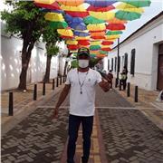 Profesor de matematica impartirá clases a niños de las edades de 10 a 22 años