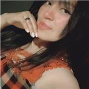 Tutora de idioma español que enseña a niños de todas las edades