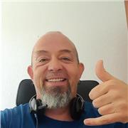 Profesor titulado de cocina, ofrece sus servicios para clases online de cocina