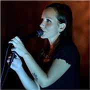 Insegnante di canto moderno. Lezioni private di canto moderno per tutte le eta'. Scopri il tuo potenziale vocale!