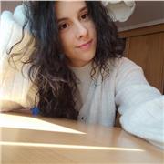 Profesora imparte clases de refuerzo e inglés