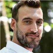 Professeur diplômé en d'histoire, je dispense les cours en ligne ou présentiel.