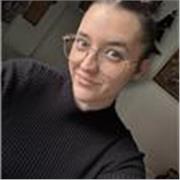 Profesora de apoyo escolar con clases personalizadas para el alumno 