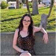 Chica estudiante ,amable y con paciencia y cariño por los niños para ayudarles y cuidarles cuando sea necesario.Podría dar clases.