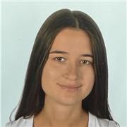 Estudiante, que doy clase a todo tipo de estudiante (generalmente primaria y eso)