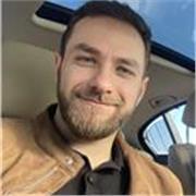 Arabisch-Tutor, der allen Altersgruppen bei ihren Zielen helfen kann :)  