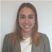 Laureata magistrale offre lezioni di storia, storia dell'arte, italiano e latino