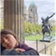 Je m’appelle Blanche et j’ai 18 ans! J’aimerais me faire un peu d’argent de poche pour mes études et donner des cours de soutient en musique est idéal car c’est ma passion et j’en ai déjà donné auparavant. Je peux fournir mes services en accordéon, piano