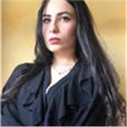 Laureata Lettere/Storia, attrice diplomata. Lezioni online di Italiano e Storia che ti fanno capire davvero. 