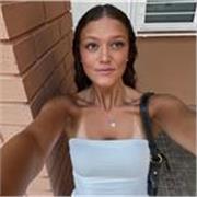 Sono Chiara, ho vent’anni e ho frequentato il liceo linguistico. Sono disponibile per insegnare italiano, inglese, spagnolo
