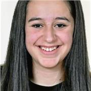 Estudiante se ofrece para dar clases de música a niños tras 10 años tocando un instrumento