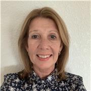 Soy una persona empatica y divertida. Mis alumnos siempre se sienten comodos conmigo.