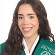 Graduada en Relaciones Laborales y Recursos Humanos, con conocimiento en inglés, tras haber estudiado un año en Polonia.
