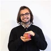 Laureato in Mediazione Linguistica, attualmente studente magistrale di lingua giapponese. Offro aiuto compiti per tutte le fasce