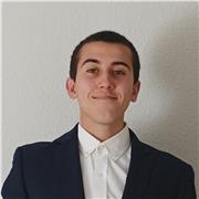 Profesor joven titulado en desarrollo de aplicaciones y apasionado por el mundo de la programación.