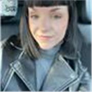 Profesora de Inglés con titulación B2. Soy de Tres Cantos pero puedo ir a domicilio. 