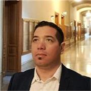 Docteur en langue arabe, professeur des écoles à Paris et à Saint-Denis, fort de 20 ans d’expérience.