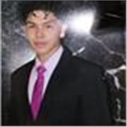 Profesor da clases a todos los estudiantes de todas las edades