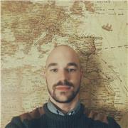 Sono un ragazzo italiano di 26 anni che ha vissuto in Spagna gli ultimi 6 , sono tornato dopo un lungo periodo principalmente per motivi lavorativi. Gestisco la mia giornata in modo autonomo e mi piacerebbe moltissimo poter insegnare e contribuire ad aiut