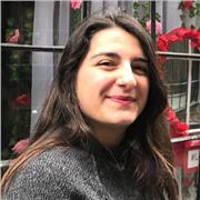 Soy una persona creativa y optimista. Busco alumnos para dar clases de inglés y de ámbitos relacionados con la lectura, escritura y el audiovisual.