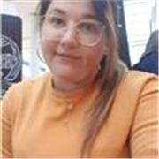 Educadora para niños y adolescente