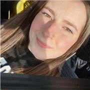 Estudiante universitaria ofrece clases de repaso y apoyo