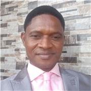 Professeur particulier donne cours de Français aux étudiants