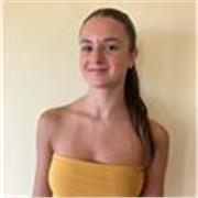 Paciente, agradable, creativa, estudiando educación primaria, refuerzo general.