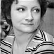 Nauczyciel języka angielskiego prowadzi zajęcia dla dorosłych