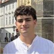 Profesor de inglés con el título B2 en el que obtuvo la puntuación máxima en 4 modalidades de Cambridge, verificando el nivel C1