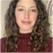 Me defino como una persona responsable, amable y paciente. 
Puedo dar clases, a niños/niñas, jóvenes o adultos, o adultos, con o sin necesidades especiales.  Soy psicóloga clínica y tengo un master en psicopedagogía, también he trabajado de monitora, soy 