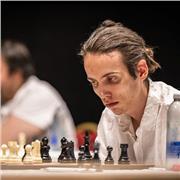 Maitre international avec un pic elo à 2482, je serais ravie de vous enseigner les échecs