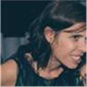 Professora graduada de Química, com mais de 25 anos de experiência.