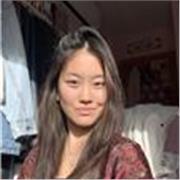 Me defino como una persona responsable, paciente y organizada. Doy clases tanto a niños como adultos 