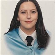 Graduada en educación primaria con mención de inglés. Nivel B2 EOI y en proceso de certificar el C1