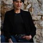 Studentessa universitaria di psicologia impartisce lezioni