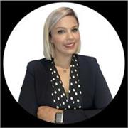 Licenciada en Periodismo y experta en Marketing con experiencia impartiendo clases de francés
