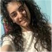 Diplomata in lingue con votazione 100/100 in particolare in inglese, francese e spagnolo, in possesso della certificazione B2 in tutte e tre e di un secondo diploma in storia e cultura francese, offre ripetizioni in lingue, dalle elementari fino al liceo