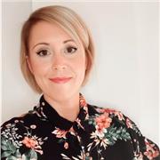 Profesora de  lengua  castellana y literatura de primaria y ESO.