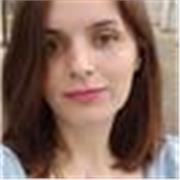 Ragazza diplomata in lingue e letterature straniere offre ripetizioni di inglese, italiano e storia a bambini delle elementari e ragazzi delle medie