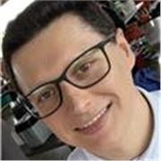 Sono un insegnante di inglese e storia a Torino, dove lavoro sia in aula che online. Ho un master e due laurea.