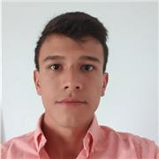 Me considero una persona muy profesional y dedicada a mi trabajo. Imparto clases de todas las materias relacionadas con contabilidad y finanzas.