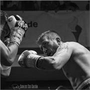 Entrenador de Boxeo titulado por la Federación Aragonesa de Boxeo. Exboxeador amateur y profesional