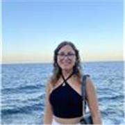 Estudiante con bachillerato, con experiencia como profesora de niños y adolescentes 
