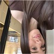 Estudiante de Lengua Castellana y sus Literaturas en Uniovi, apta para dar clases desde primaria hasta la ESO. 