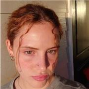 Me apasiona ver como los estudiantes aprenden de diferentes maneras, trabajando específicas técnicas con cada estudiante. Estudié el bachillerato científico, por lo que domino la biología, la química y las matemáticas. En estos momentos estoy estudiando l