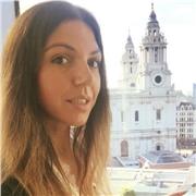 Profesora bilingüe, filóloga inglesa en Londres. En verano estoy en la costa granadina