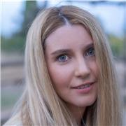 Se ofrece maestra de primaria con experiencia para impartir clases particulares.. Tanto refuerzo de contenidos como apoyo